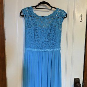 David's Bridal Short Lace and Mesh Dress sz 6